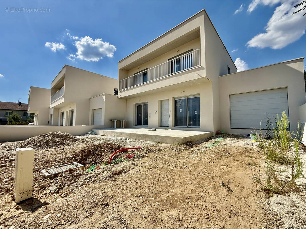 Maison à LA TOUR-DU-PIN