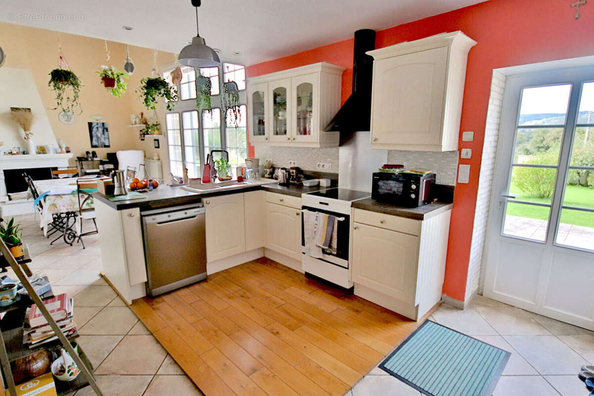 Maison à NOYANT-D&#039;ALLIER