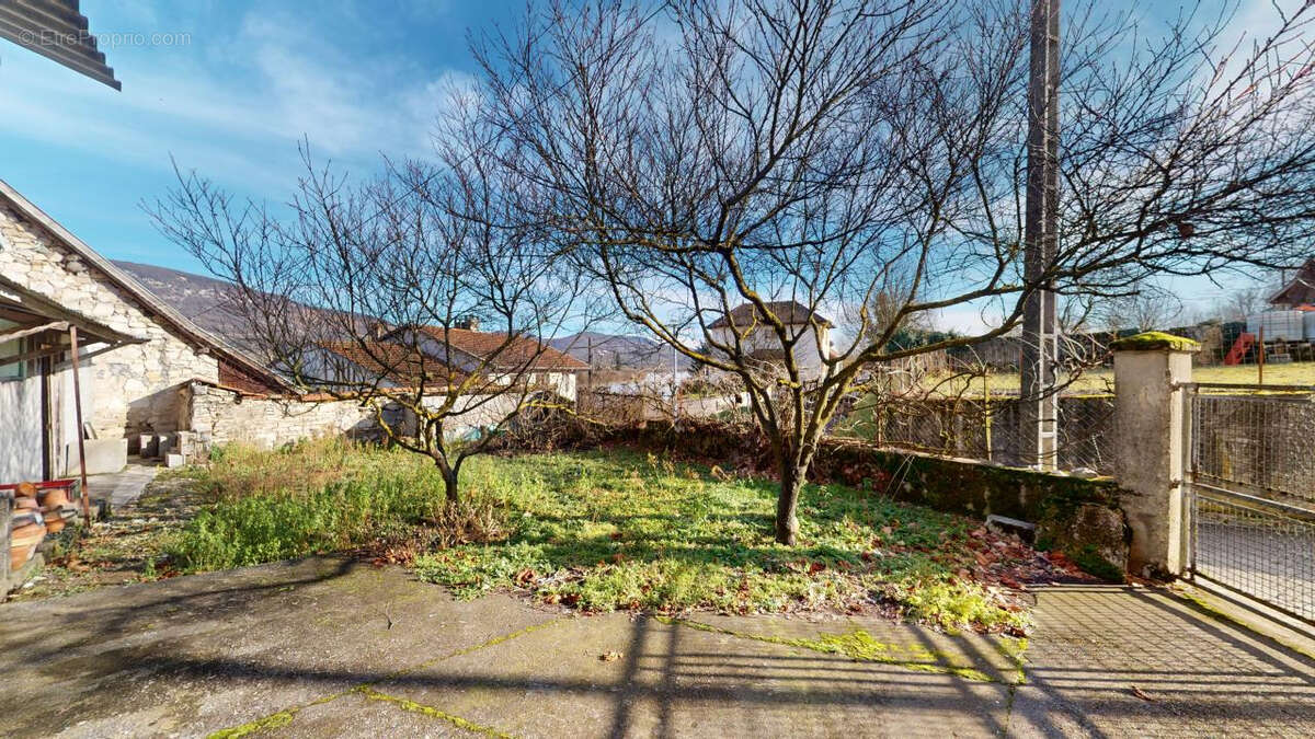 Maison à BOUVESSE-QUIRIEU