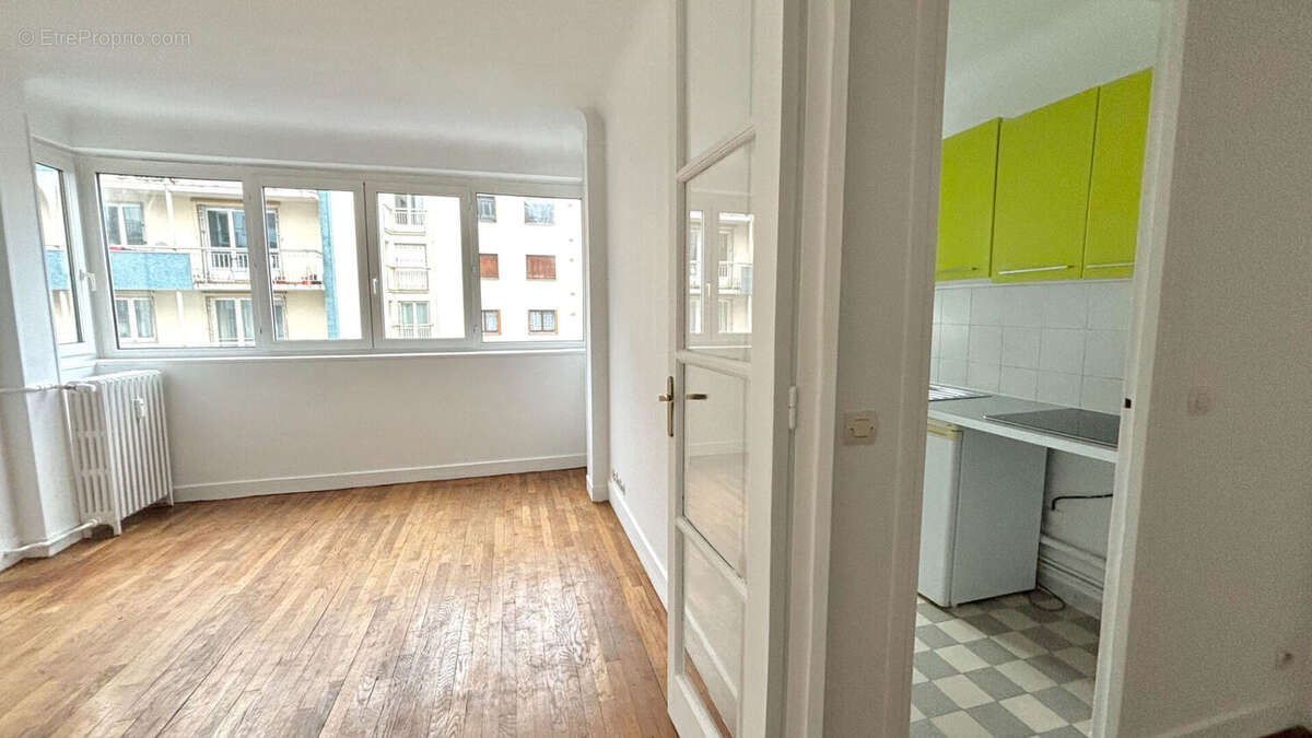 Appartement à PARIS-20E