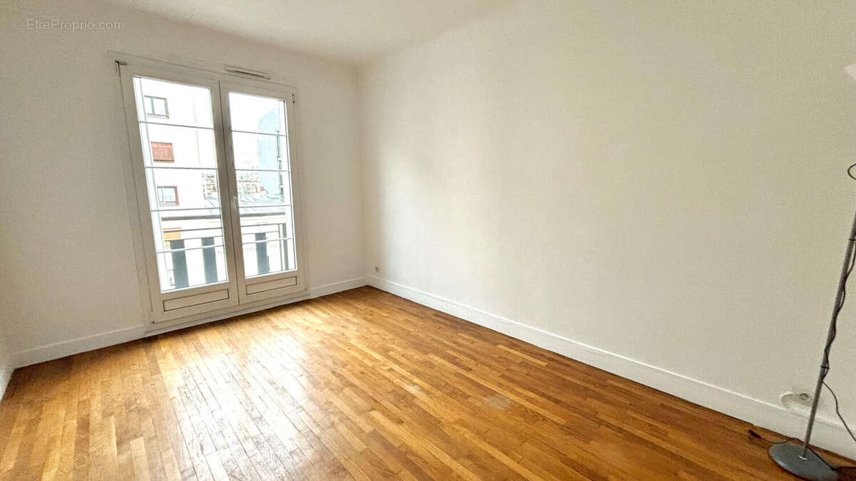 Appartement à PARIS-20E