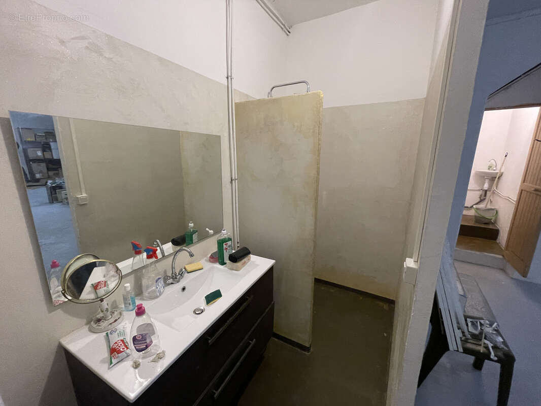 Commerce à MARSEILLE-1E