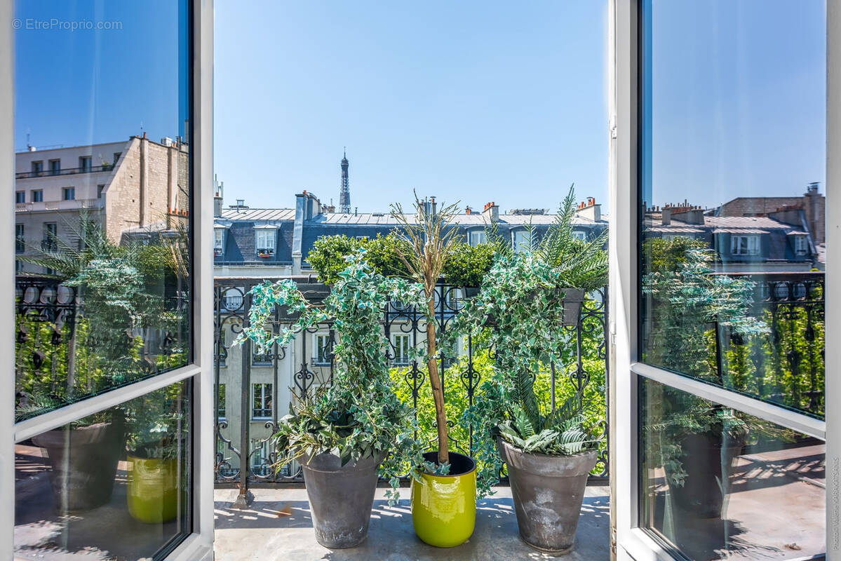 Appartement à PARIS-7E