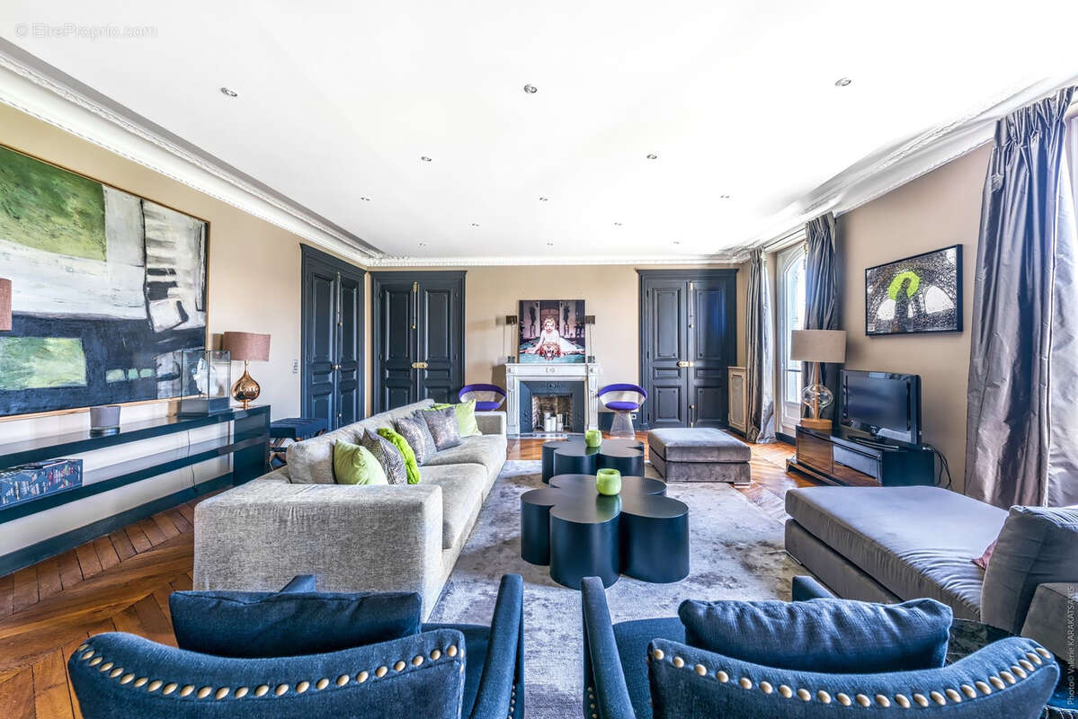 Appartement à PARIS-7E