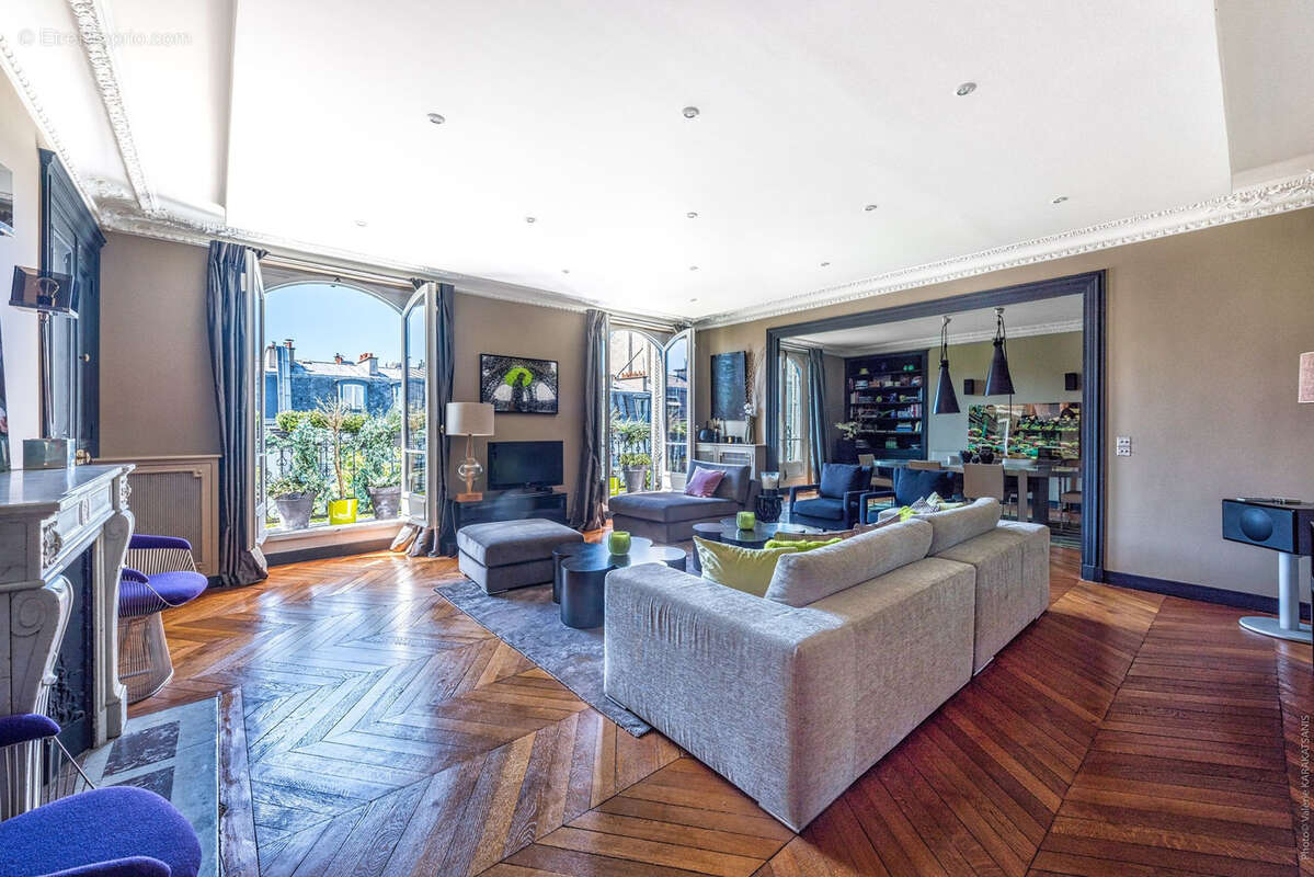 Appartement à PARIS-7E