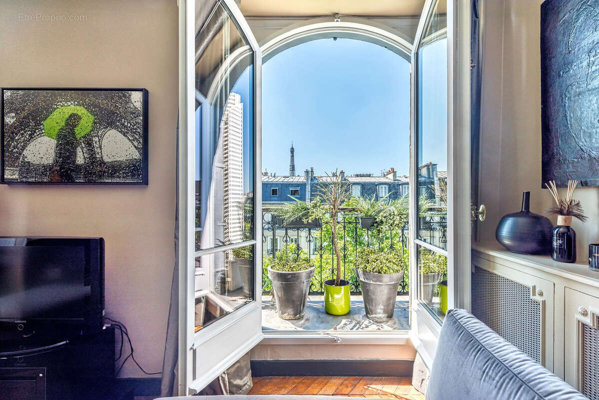 Appartement à PARIS-7E