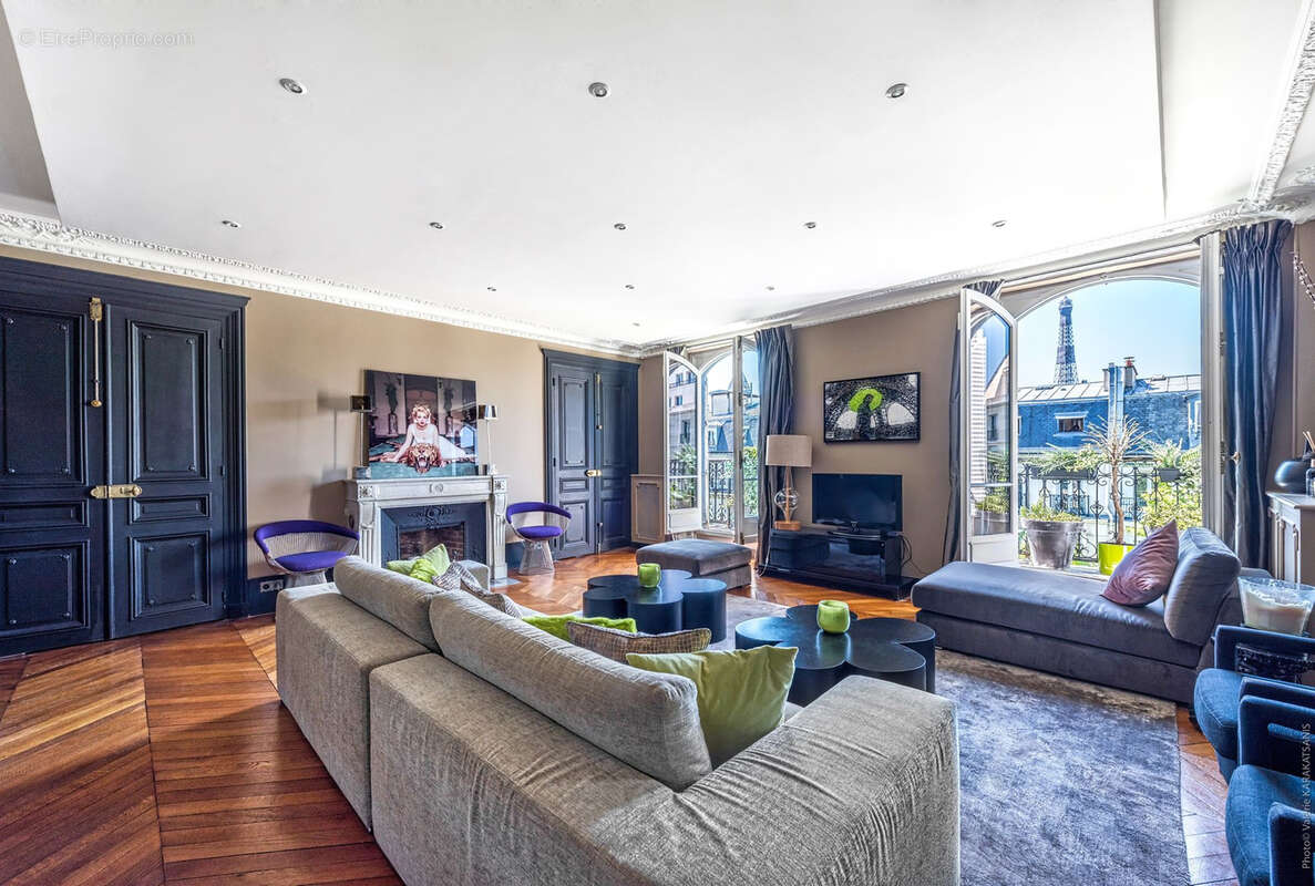 Appartement à PARIS-7E