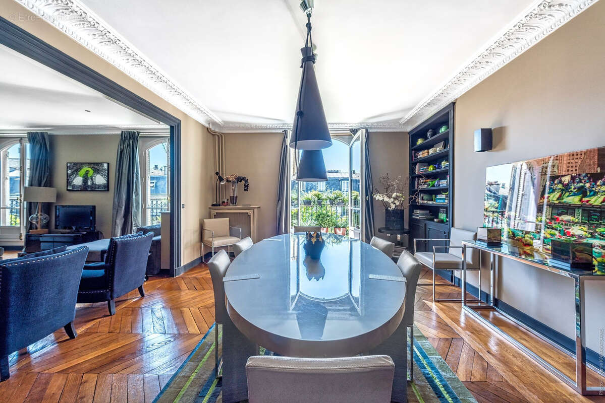 Appartement à PARIS-7E