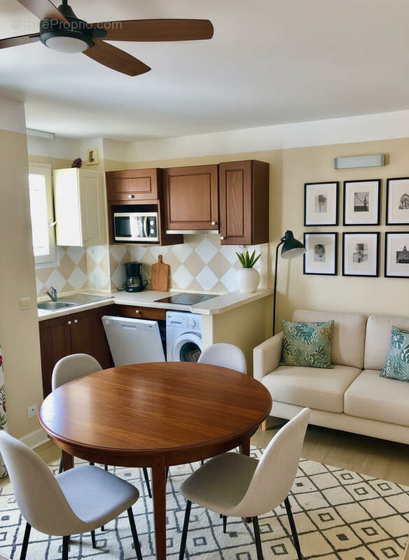 Appartement à ROQUEBRUNE-SUR-ARGENS