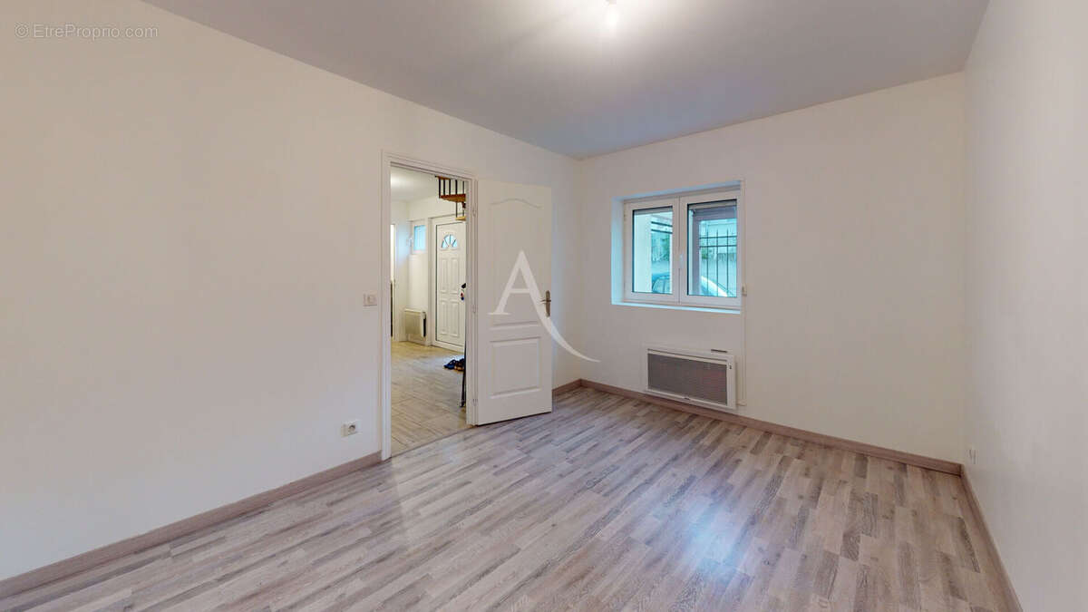 Appartement à CHILLY-MAZARIN