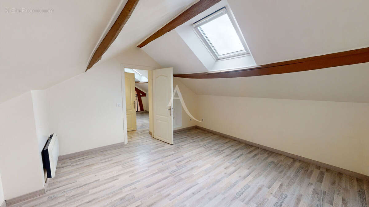 Appartement à CHILLY-MAZARIN