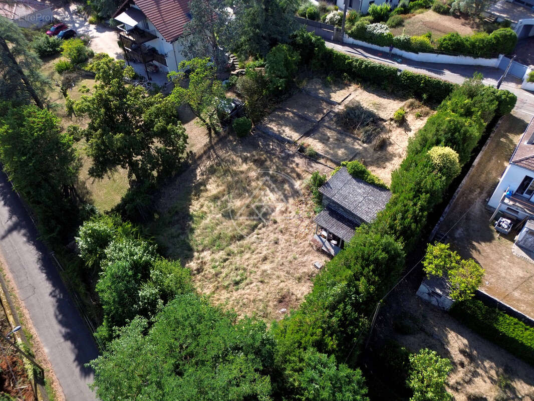 Terrain à ROMANS-SUR-ISERE
