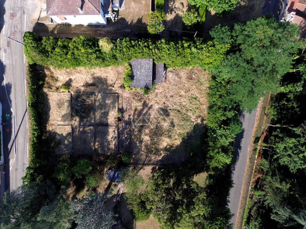 Terrain à ROMANS-SUR-ISERE