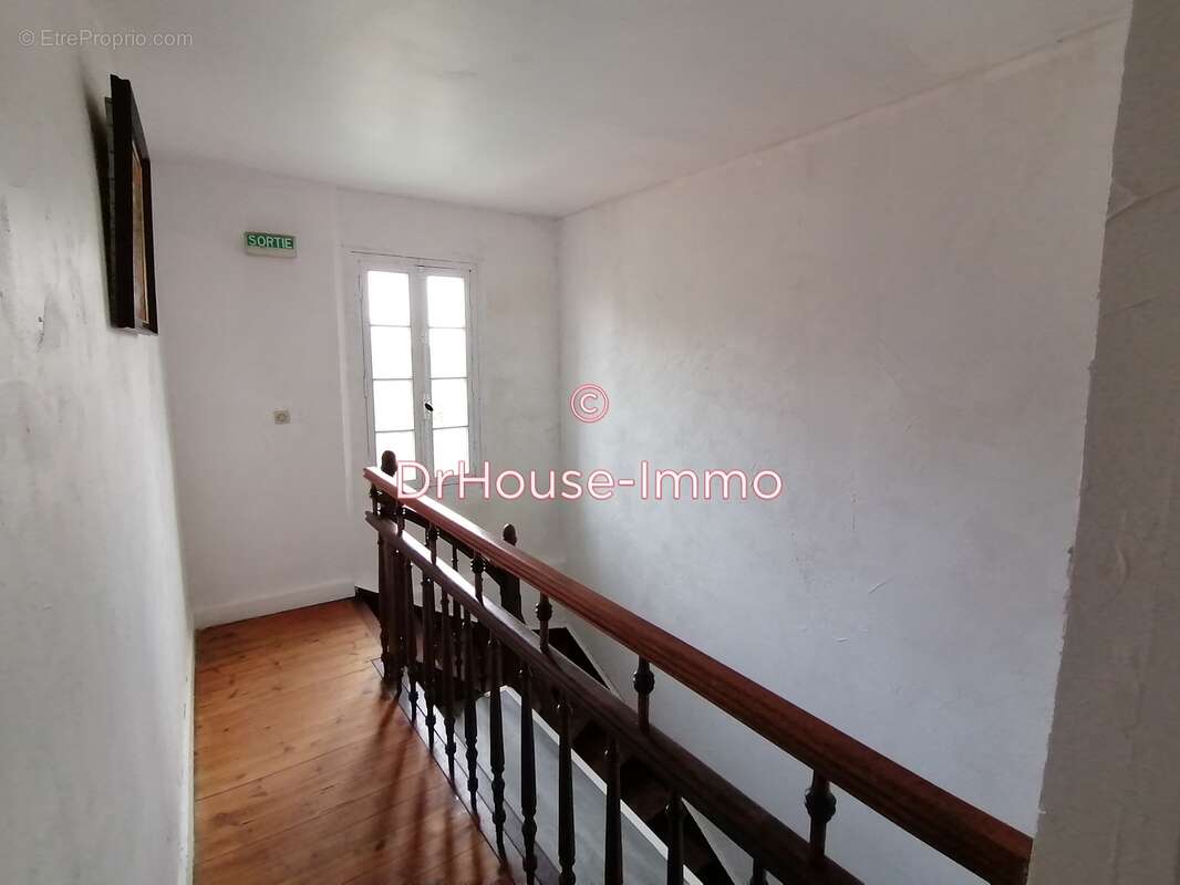 Appartement à SAINT-MEDARD-DE-GUIZIERES