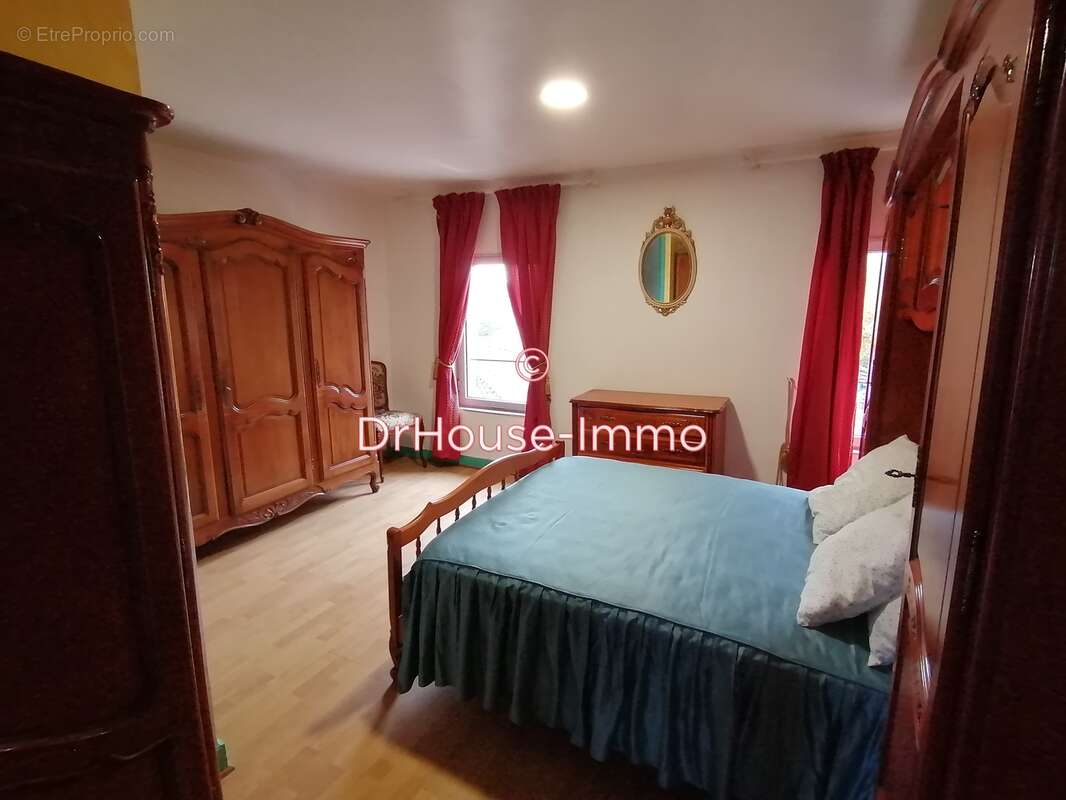 Appartement à SAINT-MEDARD-DE-GUIZIERES