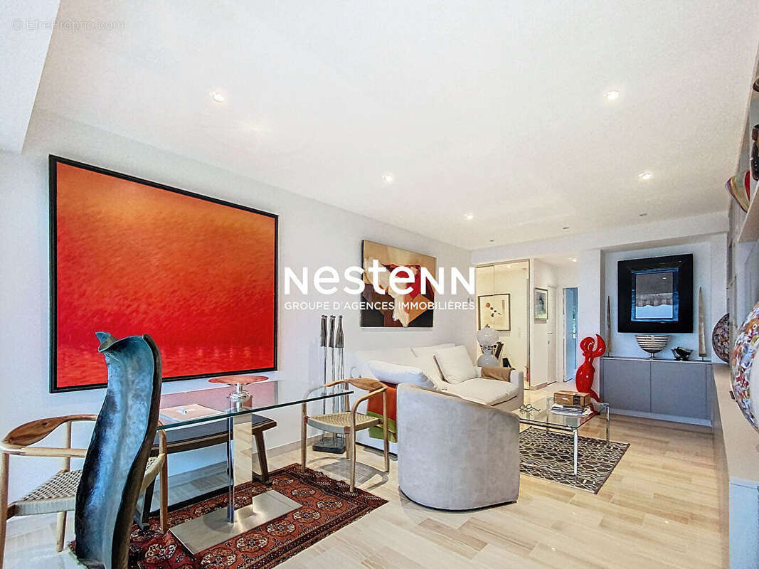 Appartement à VALLAURIS