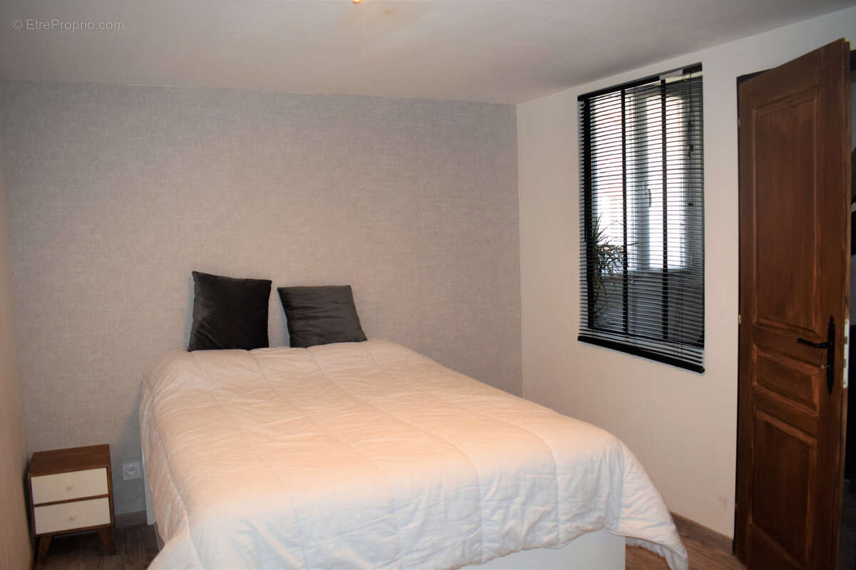 Maison à VILLEMOLAQUE