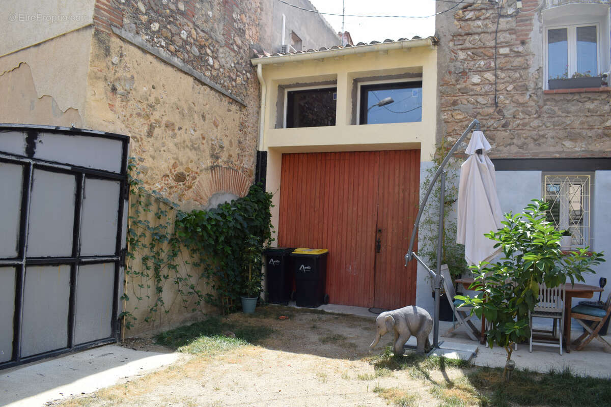 Maison à VILLEMOLAQUE