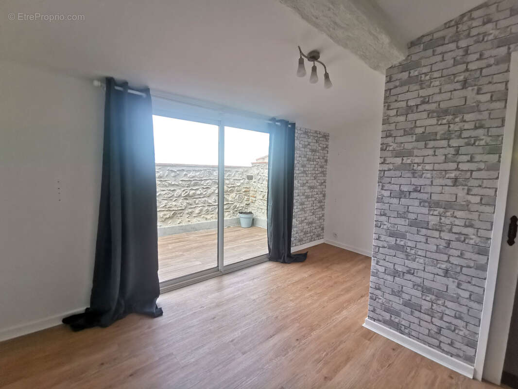 Maison à VILLEMOLAQUE