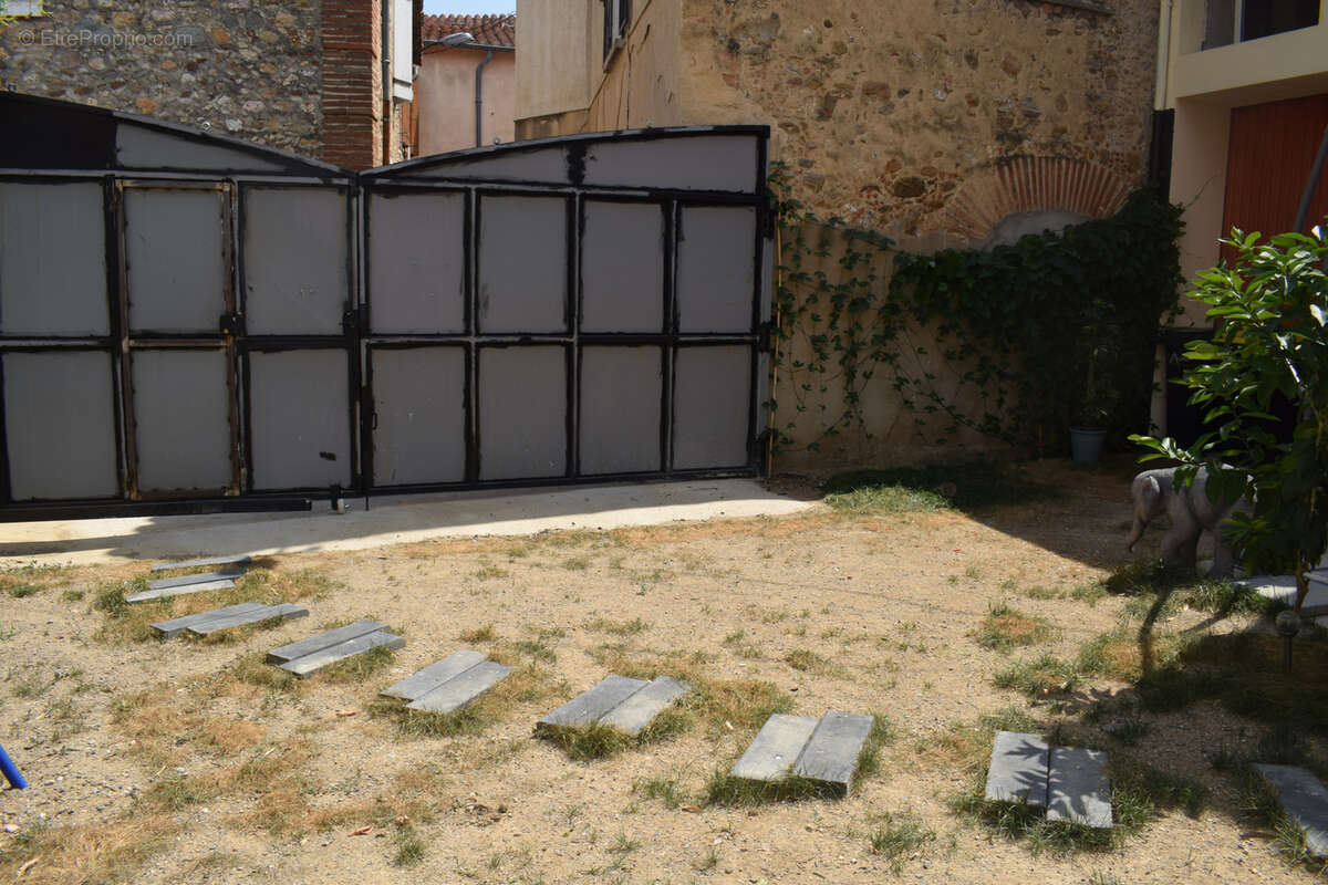 Maison à VILLEMOLAQUE