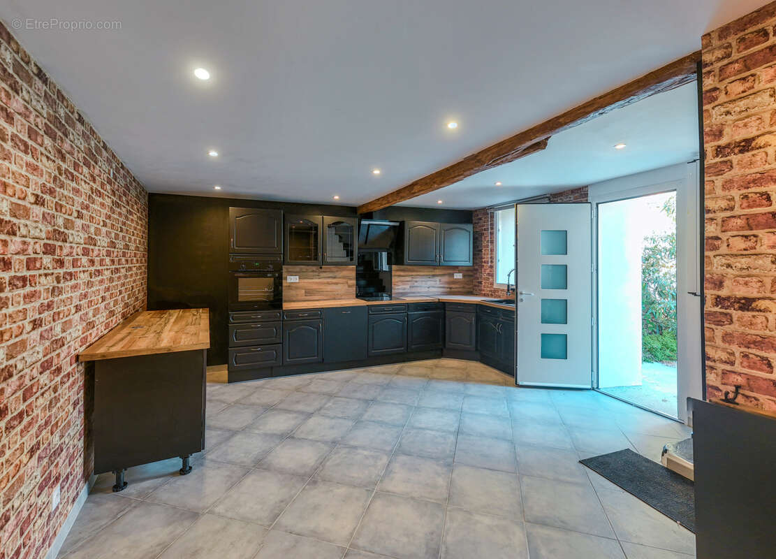 Maison à VILLEMOLAQUE