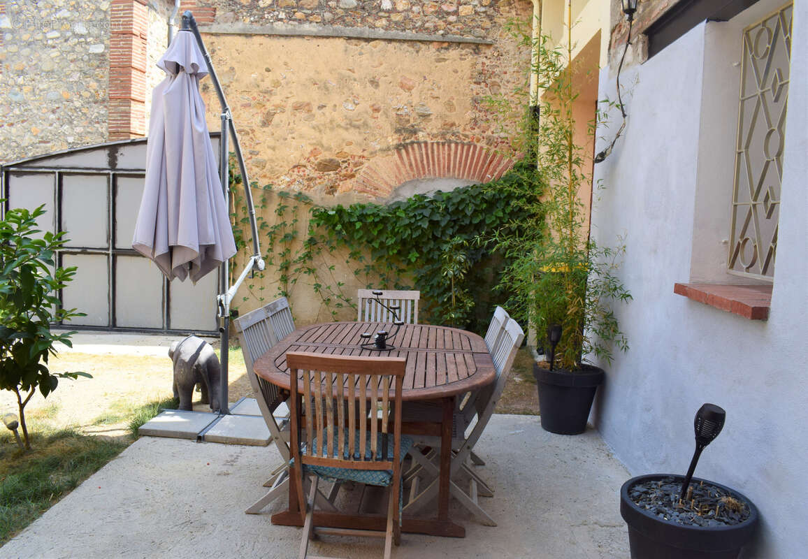 Maison à VILLEMOLAQUE