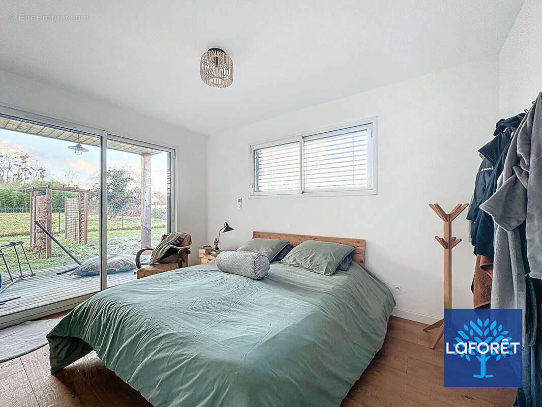 Maison à D&#039;HUISON-LONGUEVILLE