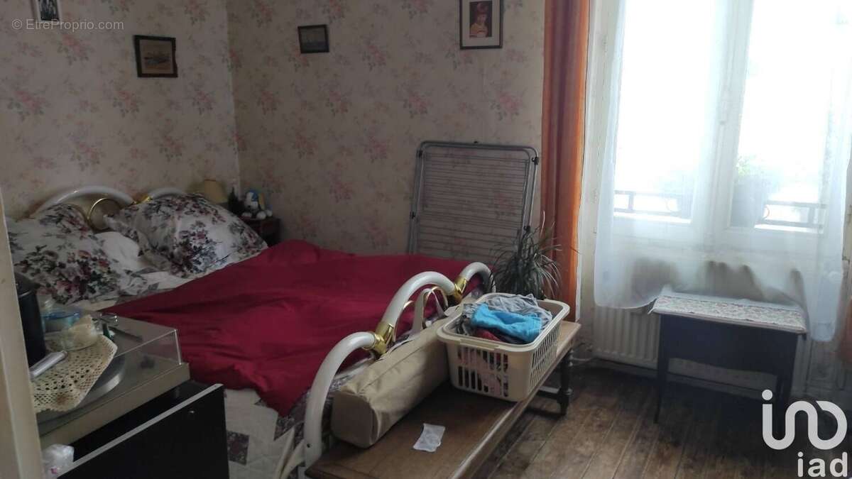 Photo 8 - Commerce à CHANNAY-SUR-LATHAN