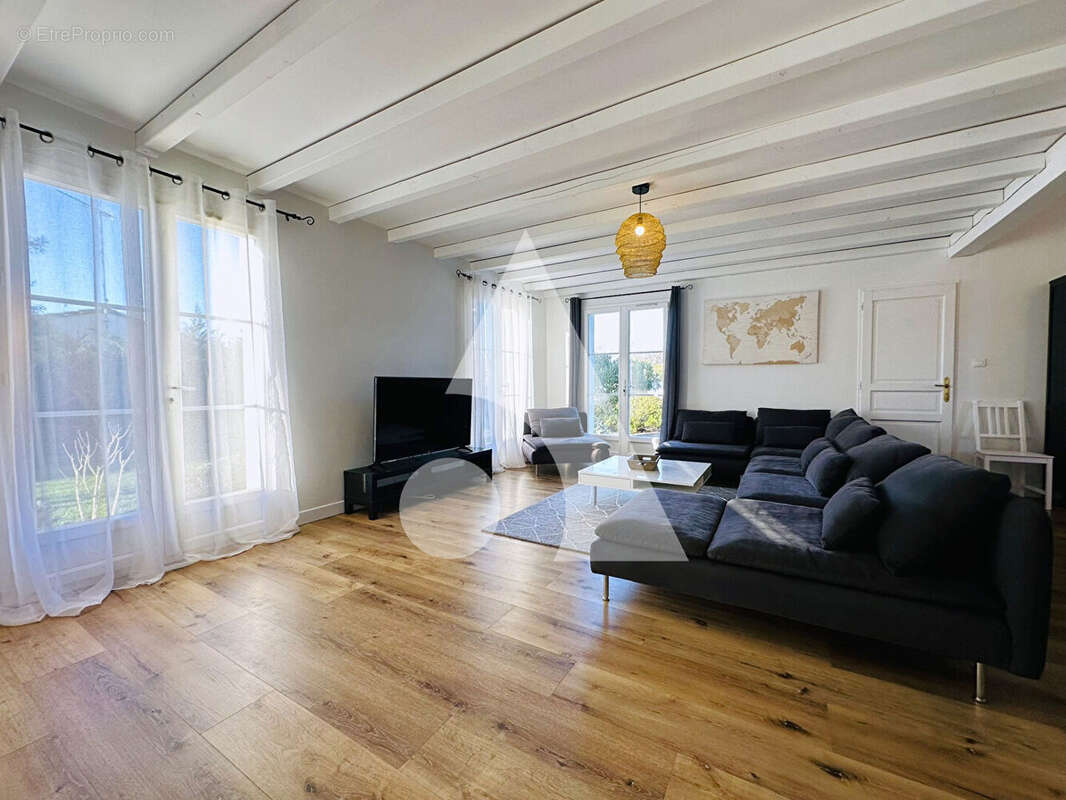 Maison à BOURCEFRANC-LE-CHAPUS