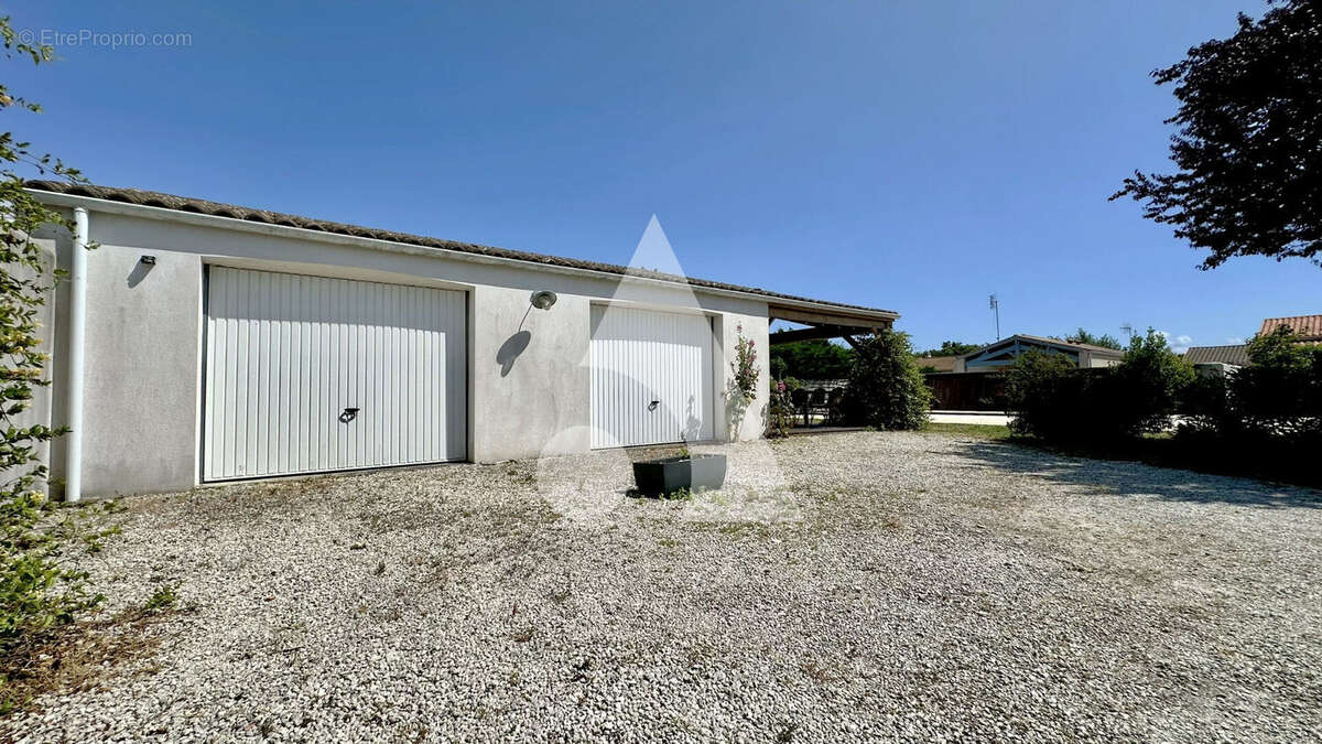 Maison à BOURCEFRANC-LE-CHAPUS