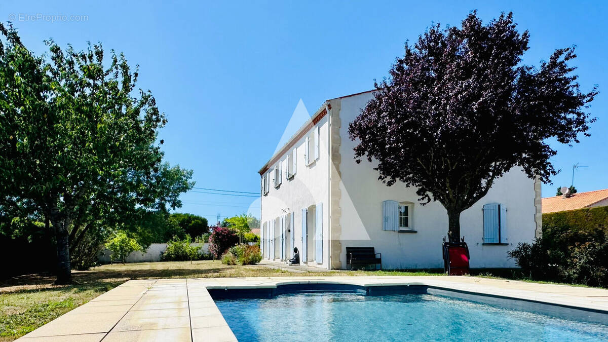 Maison à BOURCEFRANC-LE-CHAPUS