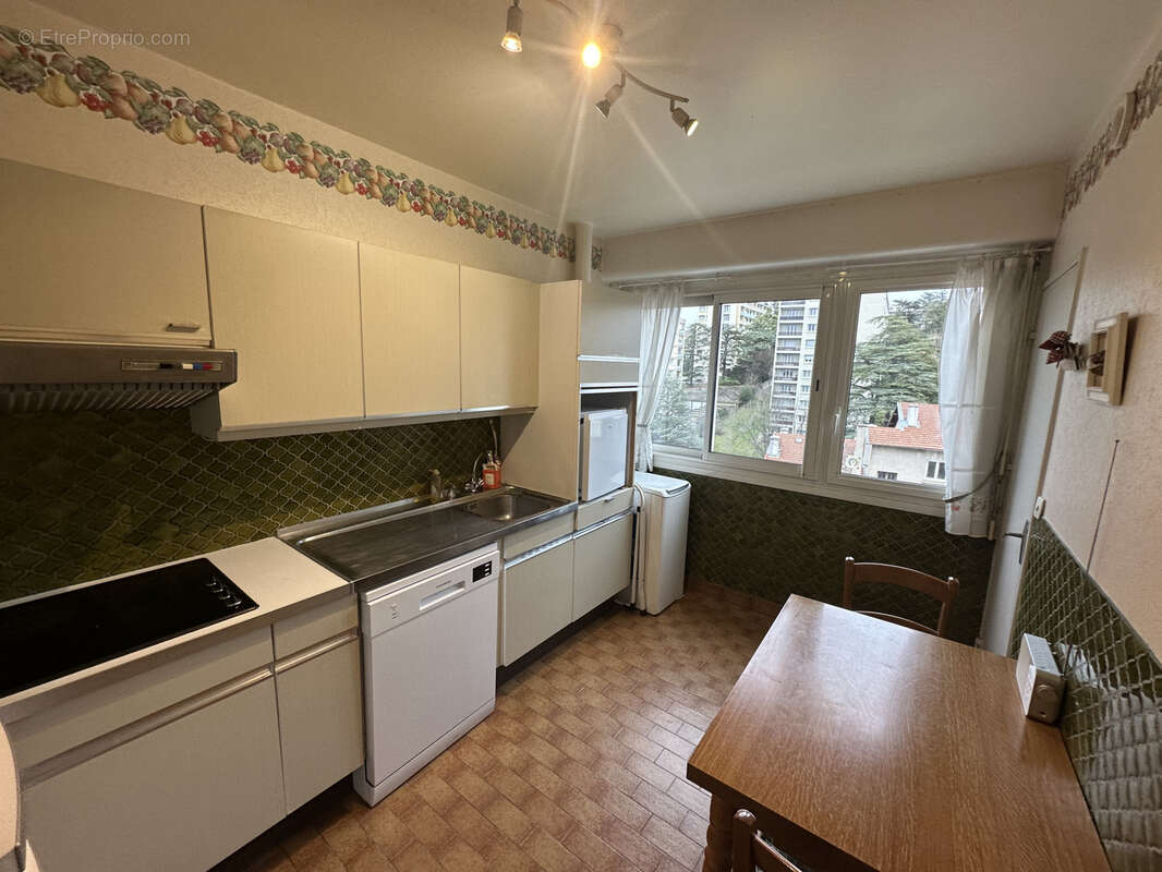 Appartement à SAINT-ETIENNE