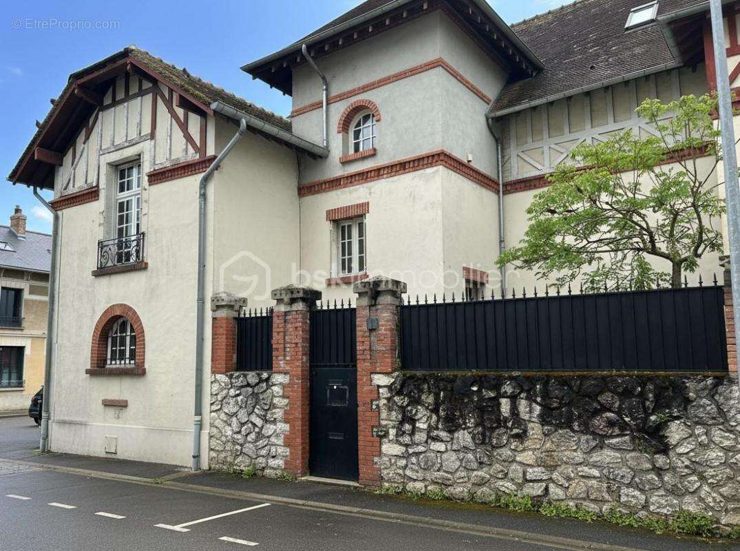 Maison à MORET-SUR-LOING