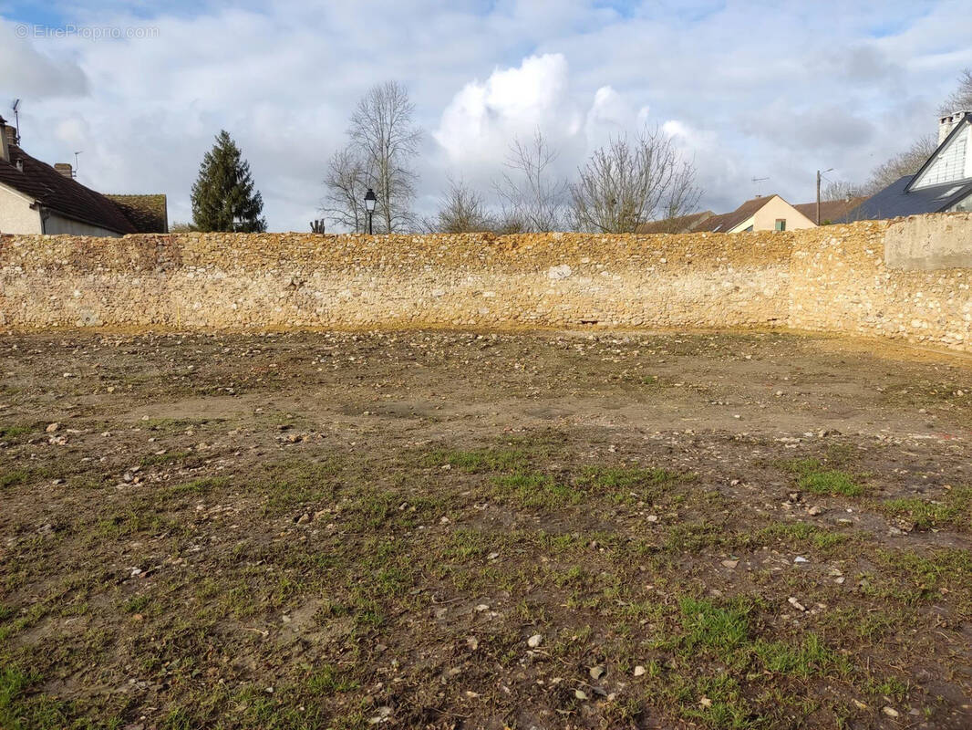 Terrain à THOIRY