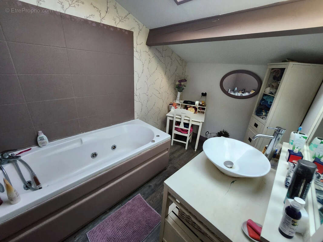 Maison à LA QUEUE-LES-YVELINES