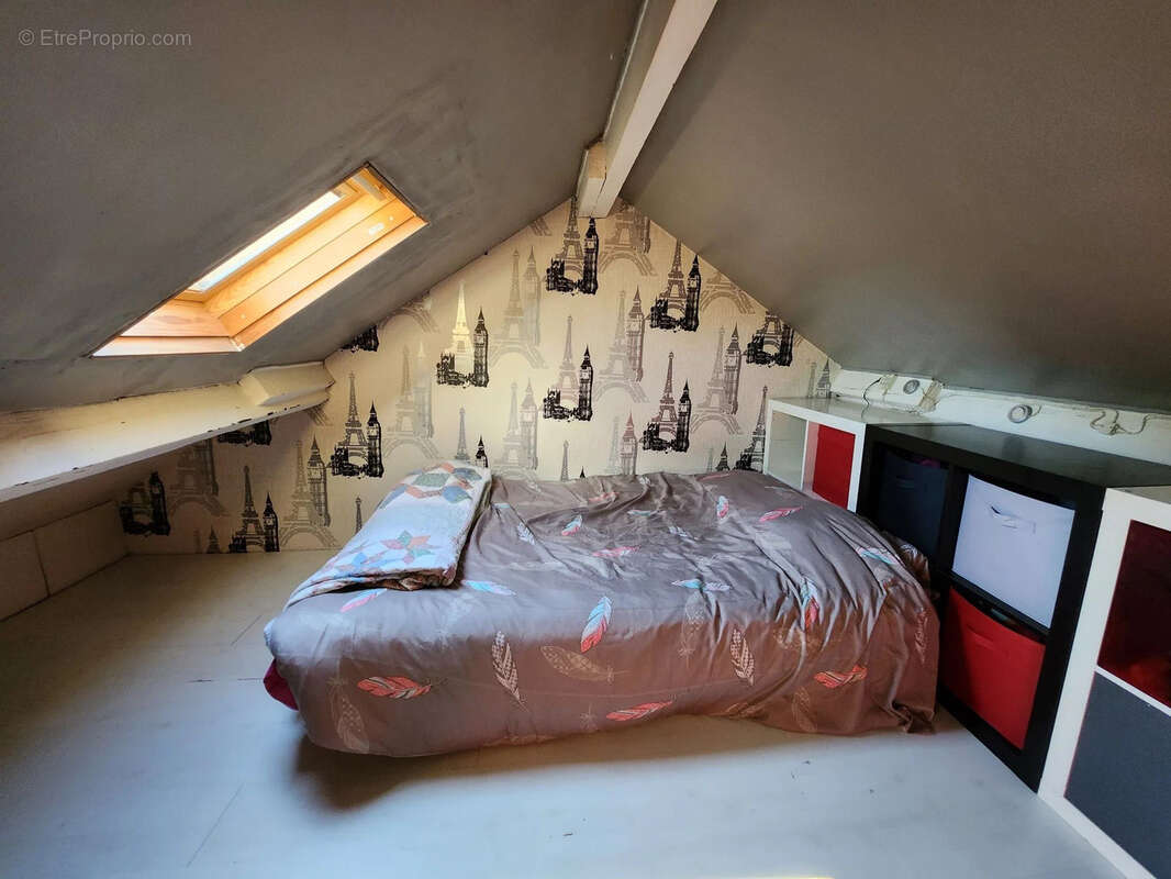 Maison à LA QUEUE-LES-YVELINES