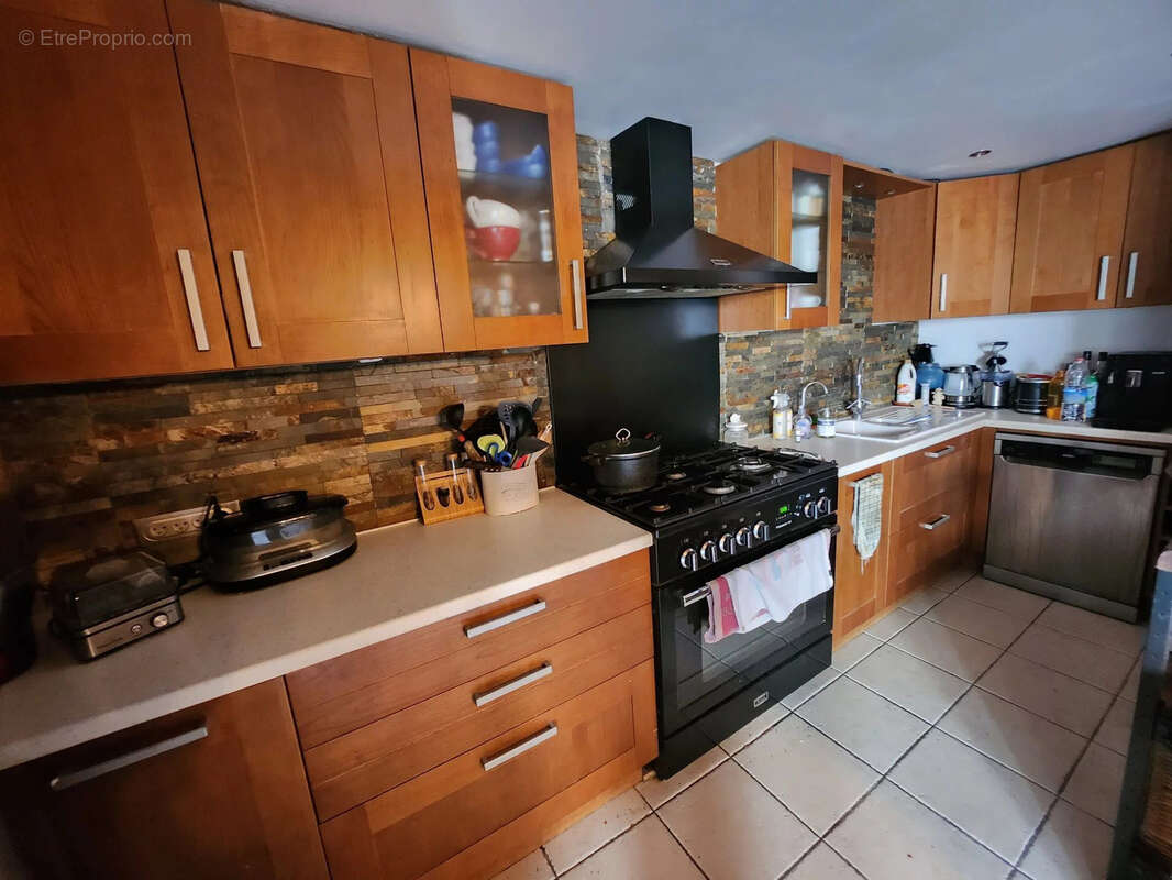 Maison à LA QUEUE-LES-YVELINES