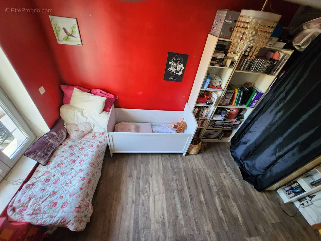 Maison à LA QUEUE-LES-YVELINES