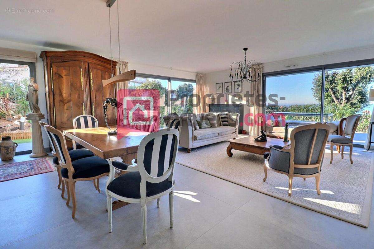 Appartement à SANARY-SUR-MER