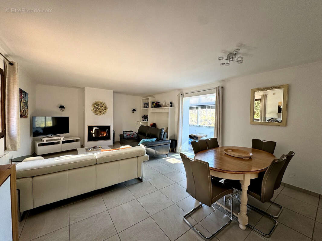 Maison à FIGANIERES