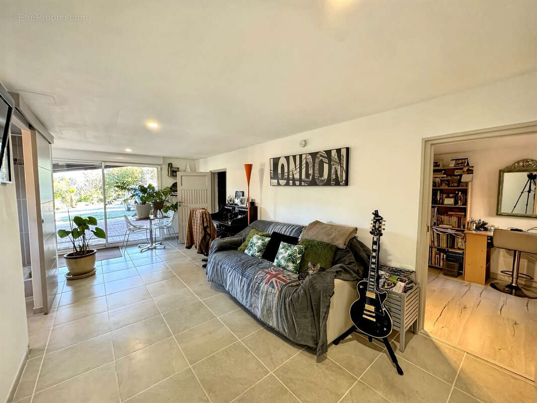 Maison à FIGANIERES