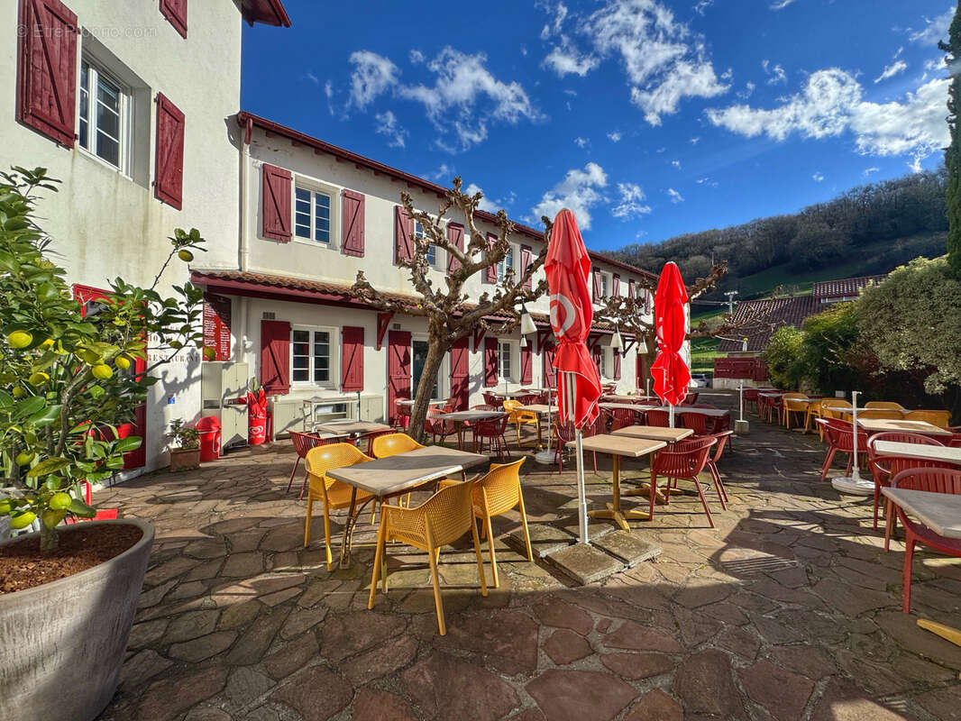 Commerce à SAINT-ETIENNE-DE-BAIGORRY