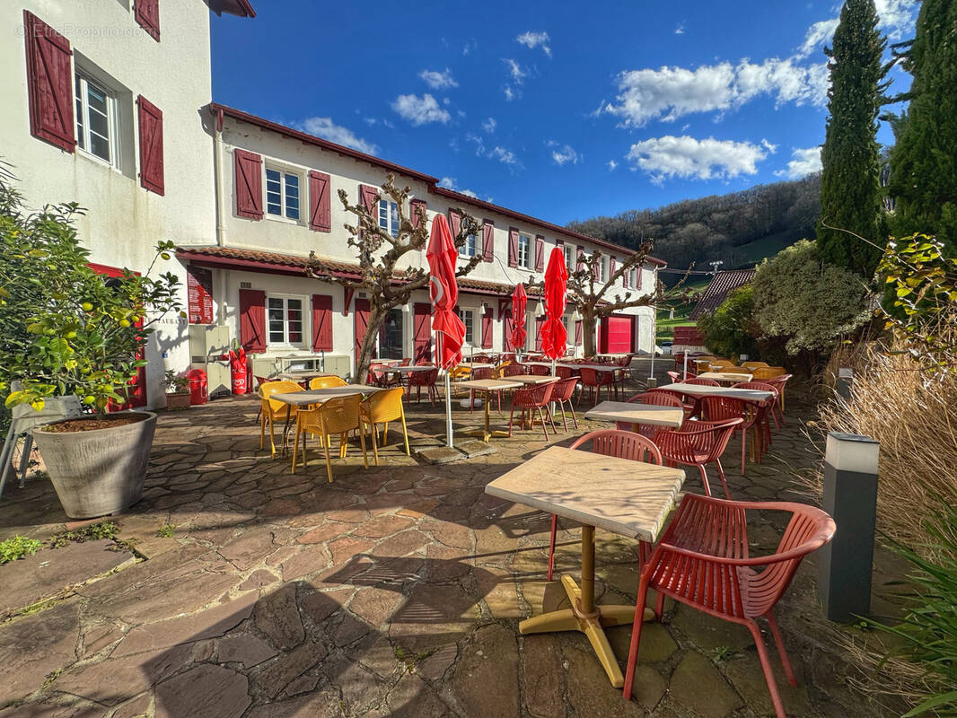 Commerce à SAINT-ETIENNE-DE-BAIGORRY