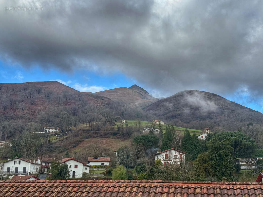 Commerce à SAINT-ETIENNE-DE-BAIGORRY