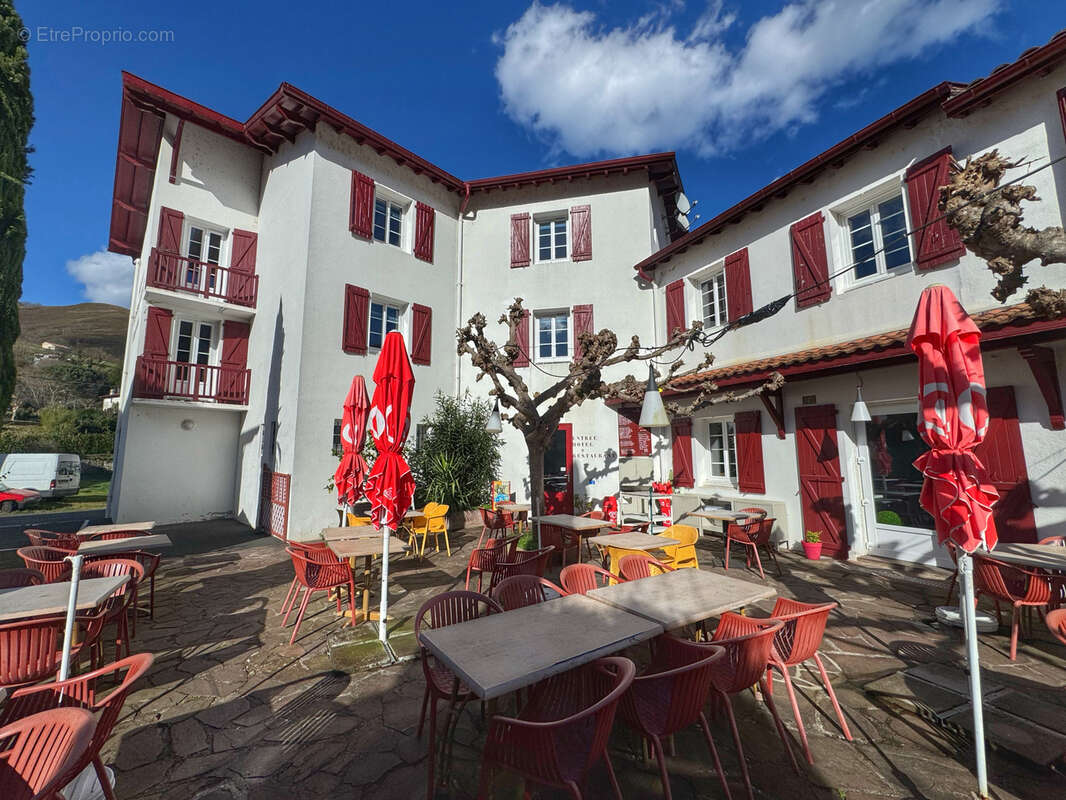 Commerce à SAINT-ETIENNE-DE-BAIGORRY