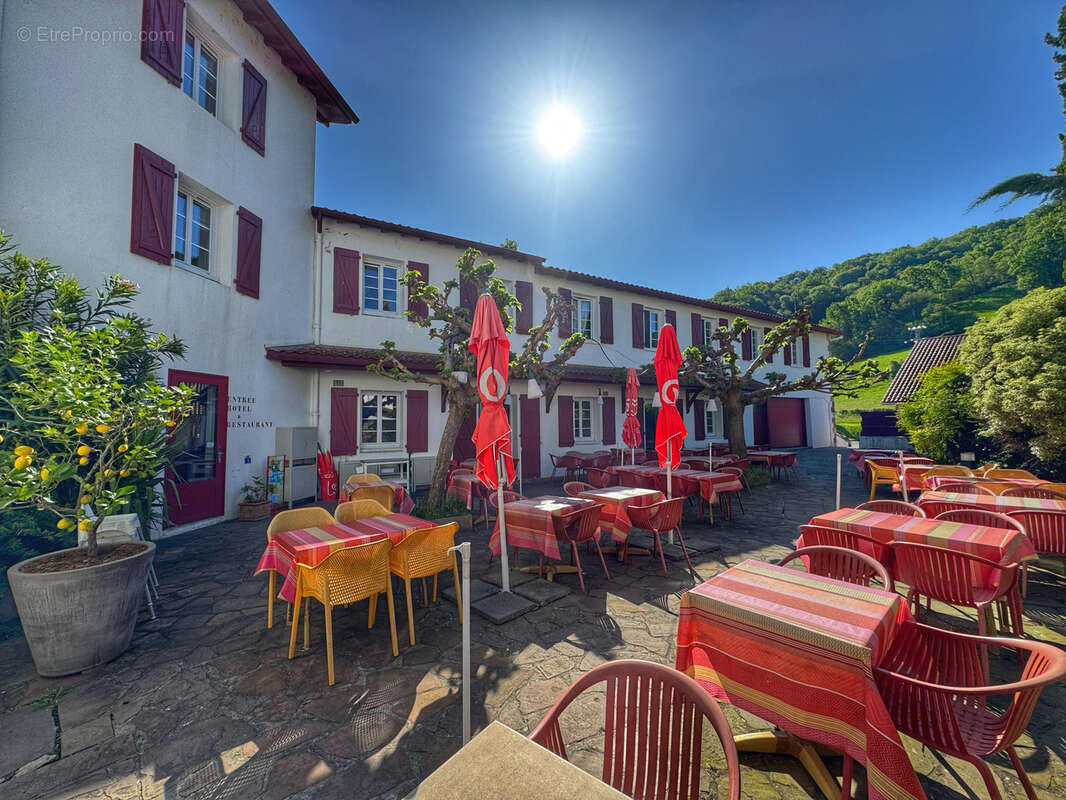 Commerce à SAINT-ETIENNE-DE-BAIGORRY