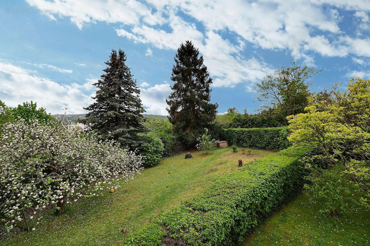 Appartement à MAREIL-MARLY