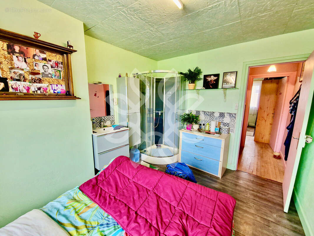 Maison à CHAMPAGNAC-LE-VIEUX