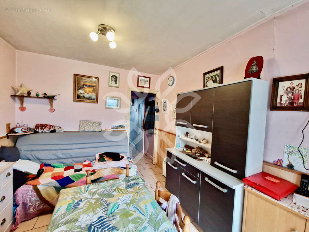 Maison à CHAMPAGNAC-LE-VIEUX