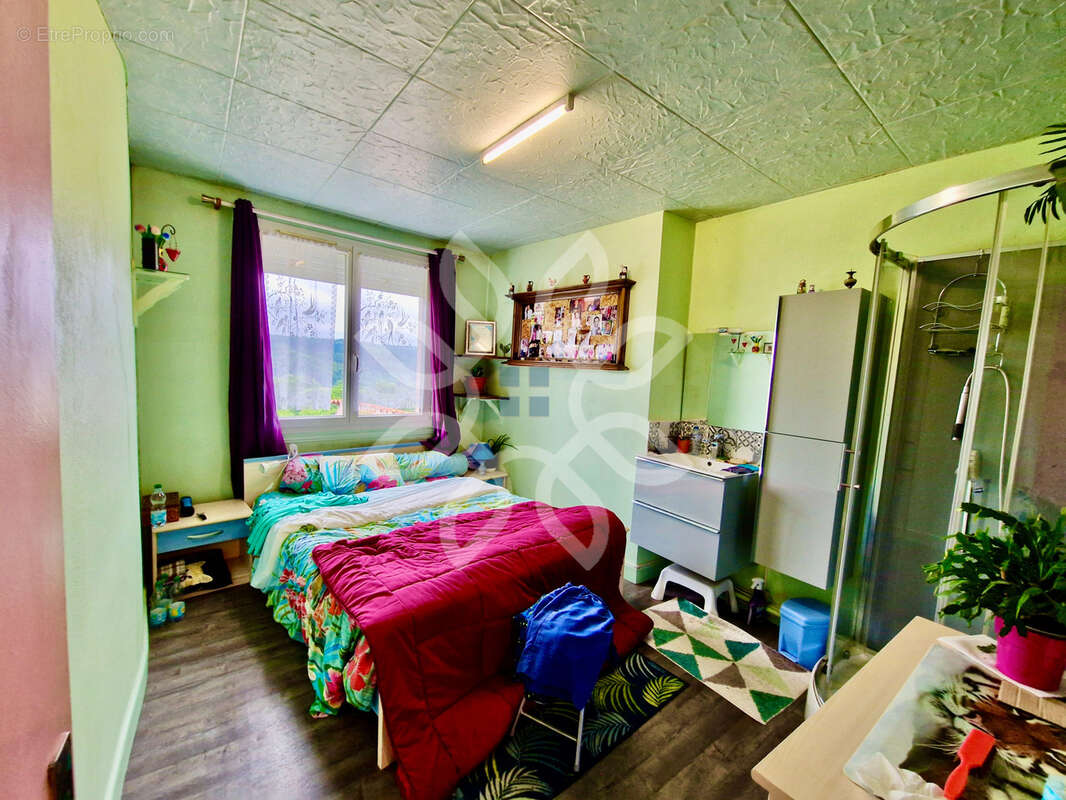 Maison à CHAMPAGNAC-LE-VIEUX